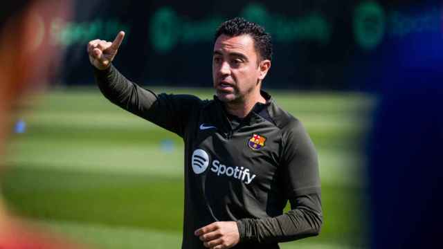 Xavi Hernández dirige un entrenamiento del Barça