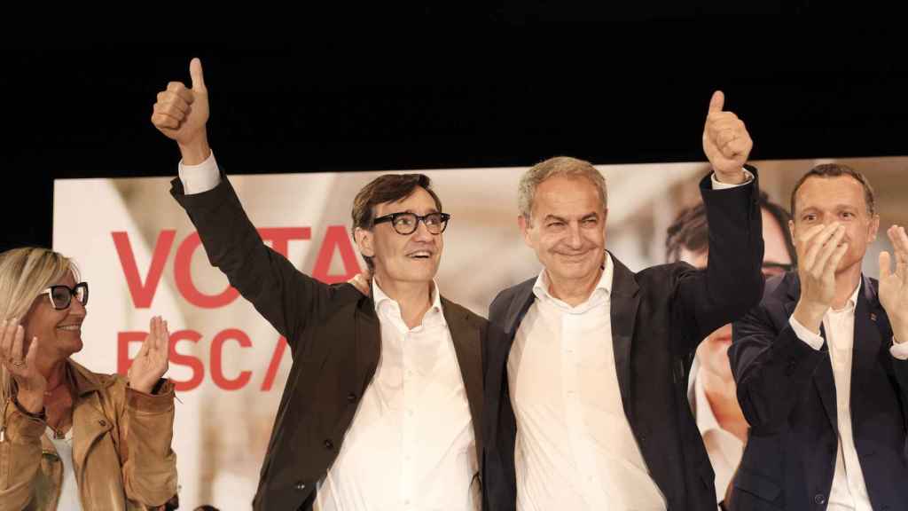 José Luis Rodríguez Zapatero y el candidato del PSC al 12M, Salvador Illa, en un acto en Lleida