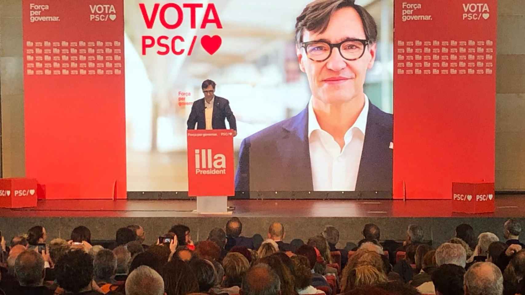 El líder y candidato del PSC al 12M, Salvador Illa, en un acto en Mataró (Barcelona)