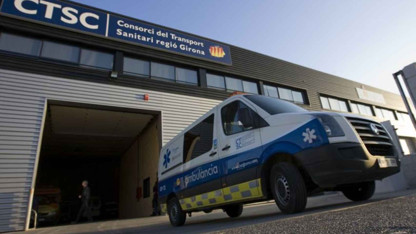 Imagen de una ambulancia del Consorci de Transport Sanitari Regió Girona (CTSC)