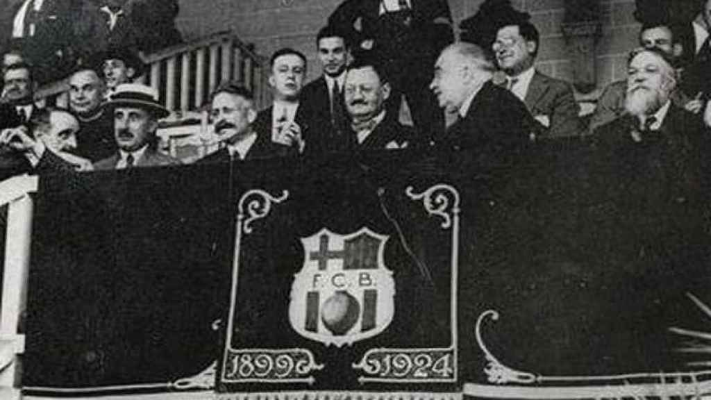 Palco del FC Barcelona en el estadio de Les Corts, el año 1925