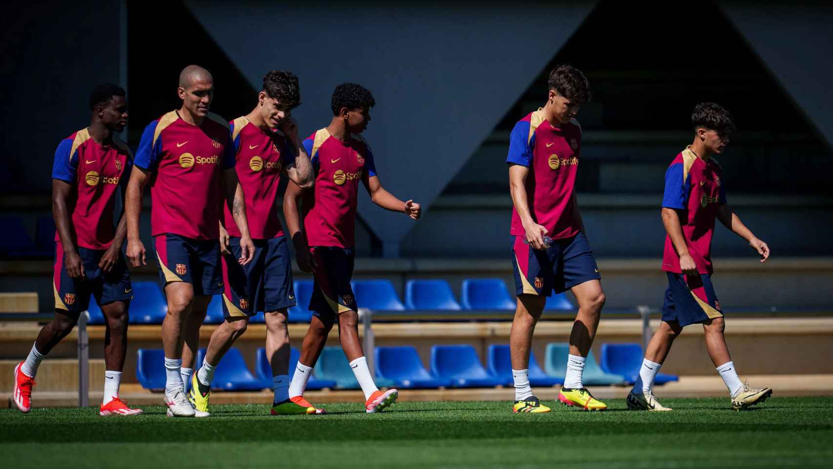 Los canteranos del Barça en una sesión de entrenamiento en la Ciutat Esportiva