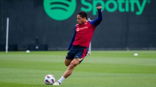Xavi congela el futuro de Vitor Roque en el Barça