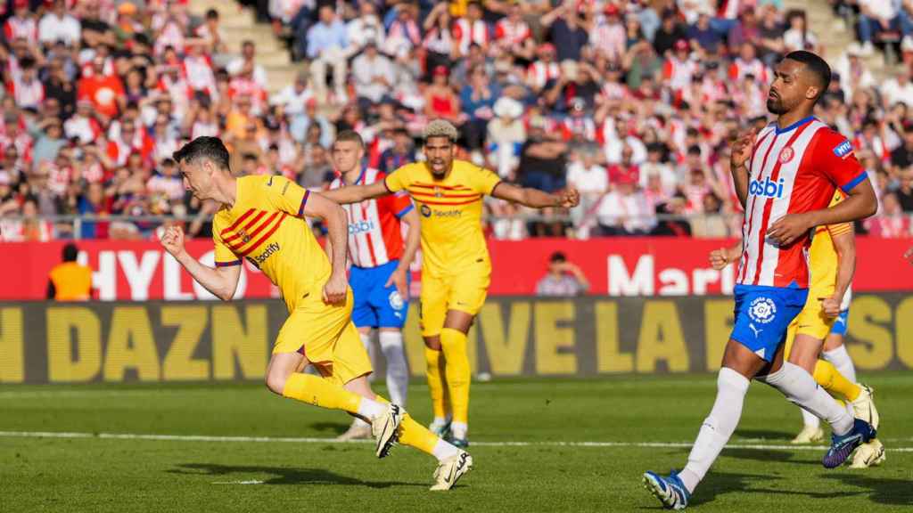 Lewandowski marca de penalti el segundo gol del Barça