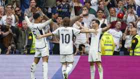 Brahim, Modric y Bellingham celebran el segundo gol del Real Madrid al Cádiz