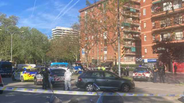 Los Mossos d'Esquadra, desplegados en el escenario del tiroteo con una víctima mortal en la zona del Fòrum de Barcelona
