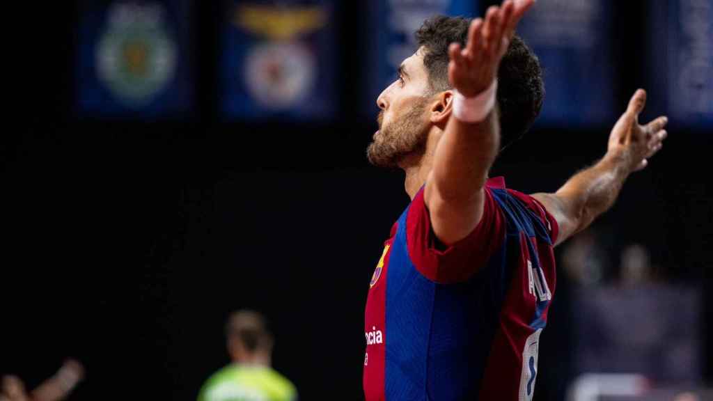 Adolfo celebra su gol en la final de la Champions League contra Palma Futsal