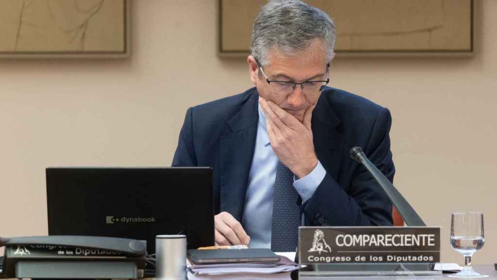 El gobernador del Banco de España, Pablo Hernández de Cos, durante su comparecencia ante la Comisión de Economía, Comercio y Transformación Digital, en el Congreso de los Diputados, a 7 de mayo de 2024, en Madrid