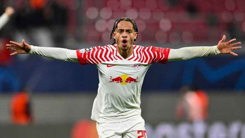 Xavi Simons celebra un gol con el RB Leipzig