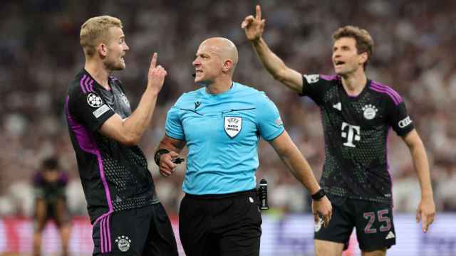 Matthijs de Ligt y Thomas Müller estallan contra Szymon Marciniak en el Real Madrid-Bayern
