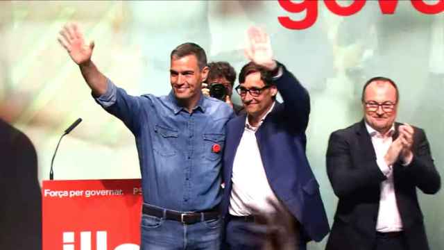 Pedro Sánchez y Salvador Illa, haciendo campaña por el PSC en Vilanova i la Geltrú