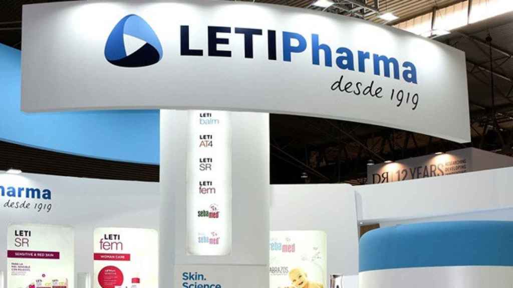 Un estánd de Leti Pharma en una feria especializada