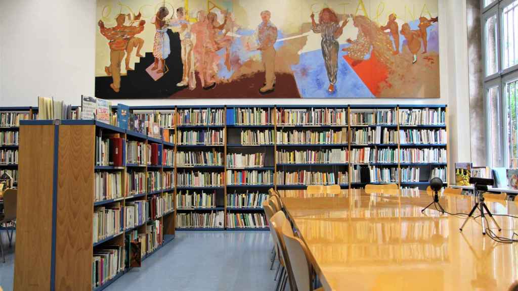 Biblioteca de la Asociación Rosa Sensat, donde está la AIEC
