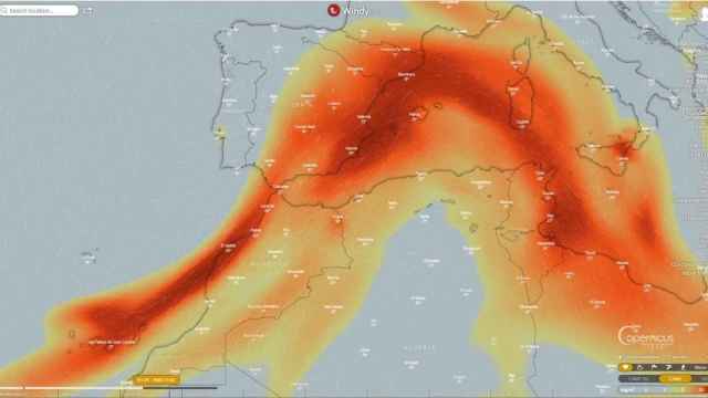 El dióxido de azufre cae de forma histórica: así repercute en el área de Barcelona