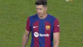 Robert Lewandowski se marcha sustituido con cara de pocos amigos en el Barça-Real Sociedad