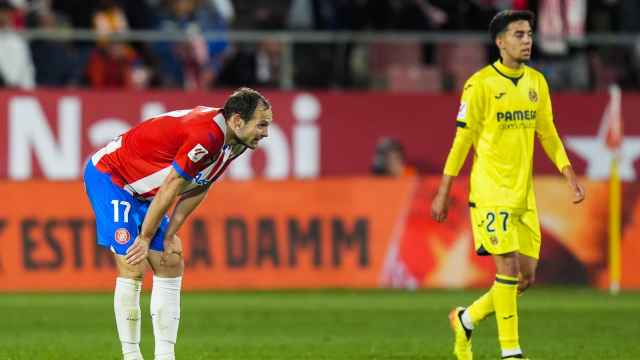 Daley Blind se lamenta, exhausto, tras perder contra el Villarreal en Montilivi