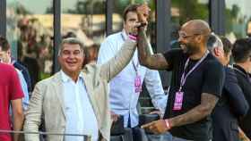 Joan Laporta, junto a Thierry Henry, en un amistoso del Barça en Estados Unidos