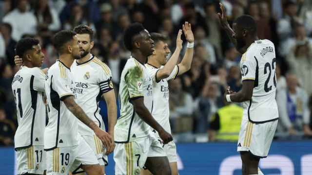 El Real Madrid celebrando un gol en el Bernabéu contra el Alavés