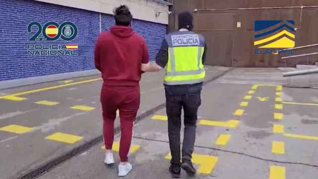 Uno de los detenidos en Barcelona durante este operativo de Policía Nacional