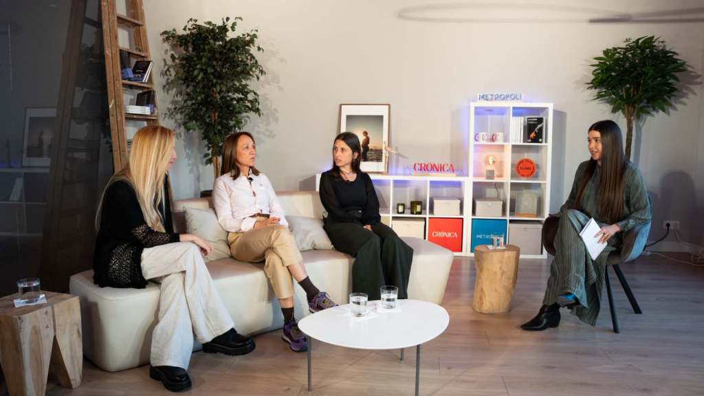 Elena Garrido, Marta Colodrón, Anna Bassols y Yasmina Hersan en las instalaciones de Metrópoli Abierta