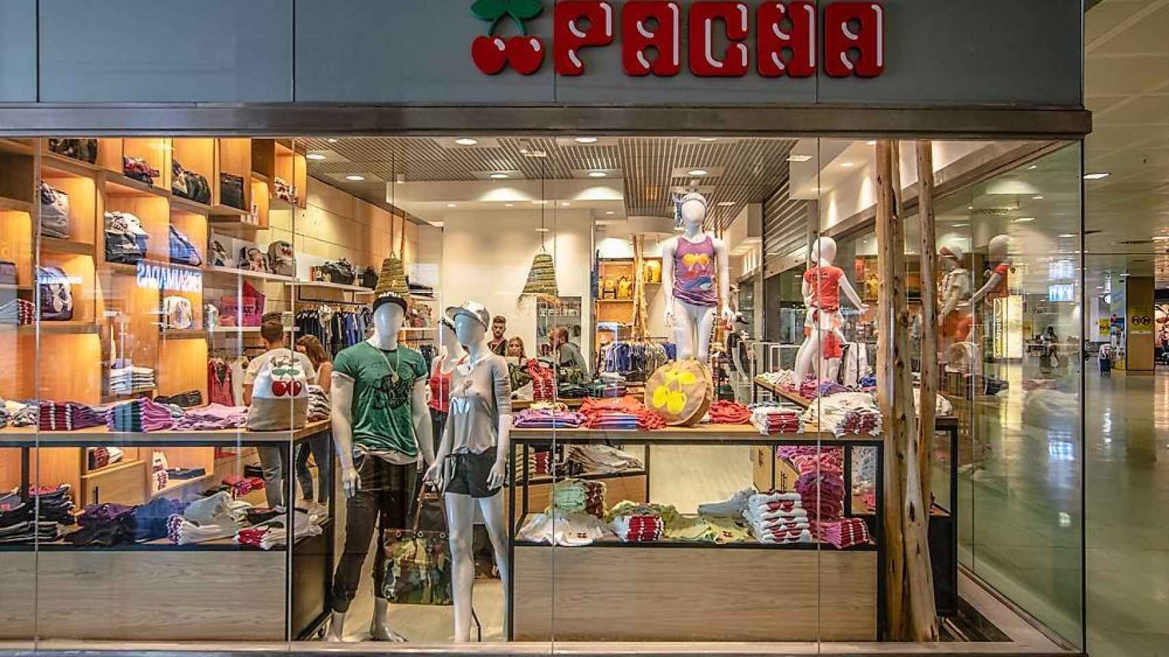 Imagen de una Pacha Shop oficial de la marca de las dos cerezas