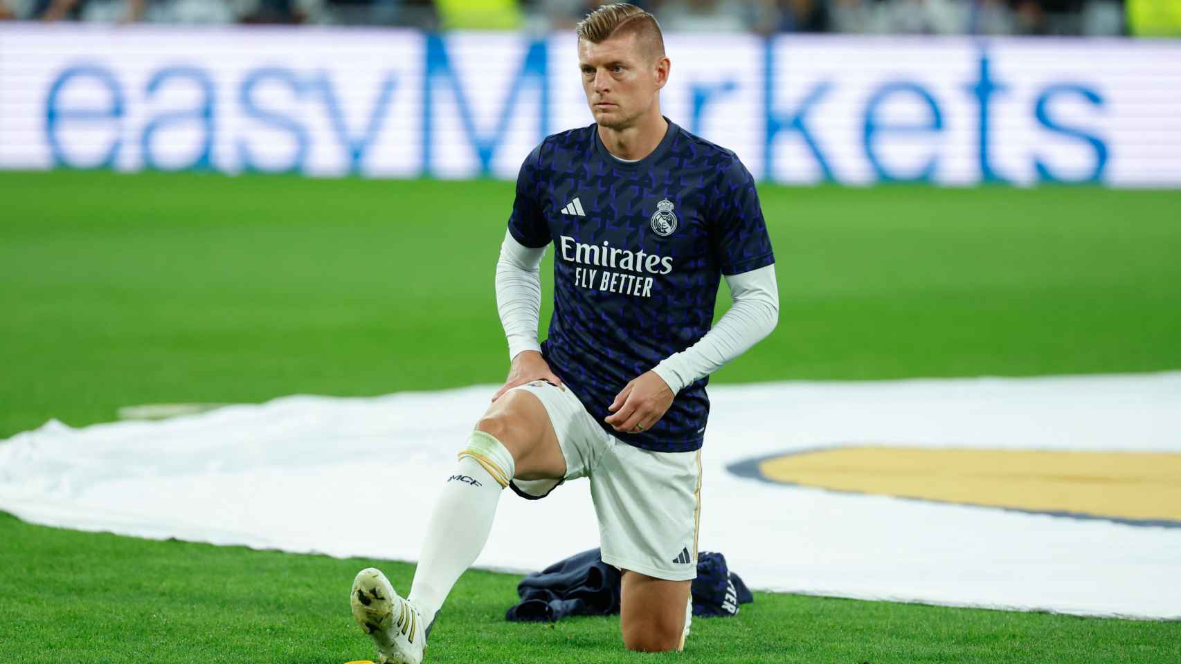 Toni Kroos se ejercita antes del Real Madrid-Alavés