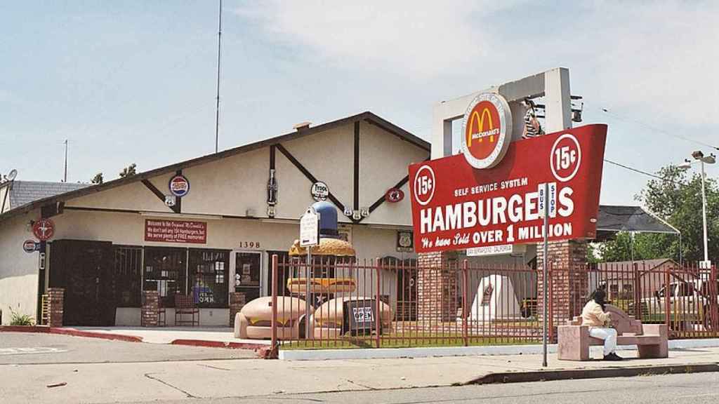 Primer McDonald's en California