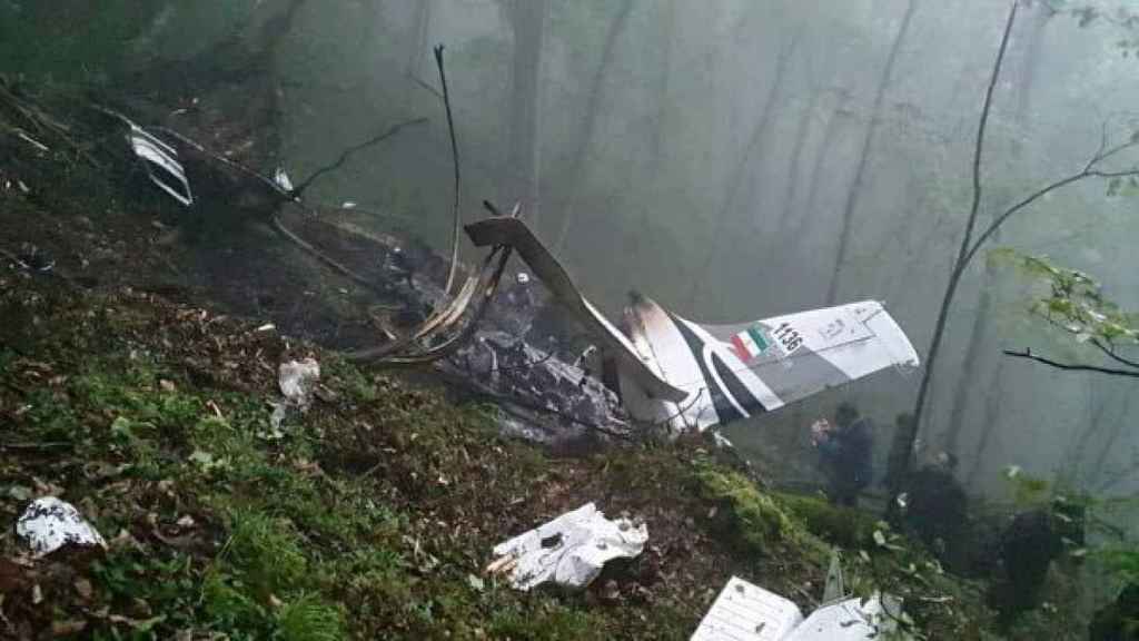 Los restos del helicóptero en el que viajaban el presidente de Irán y el ministro de Asuntos Exteriores
