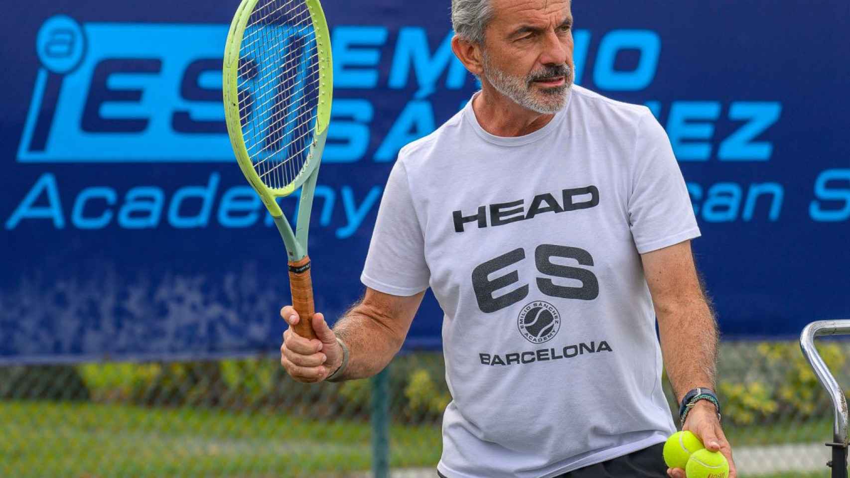 El jugador Emilio Sánchez, que actualmente gestiona una red de escuelas de tenis