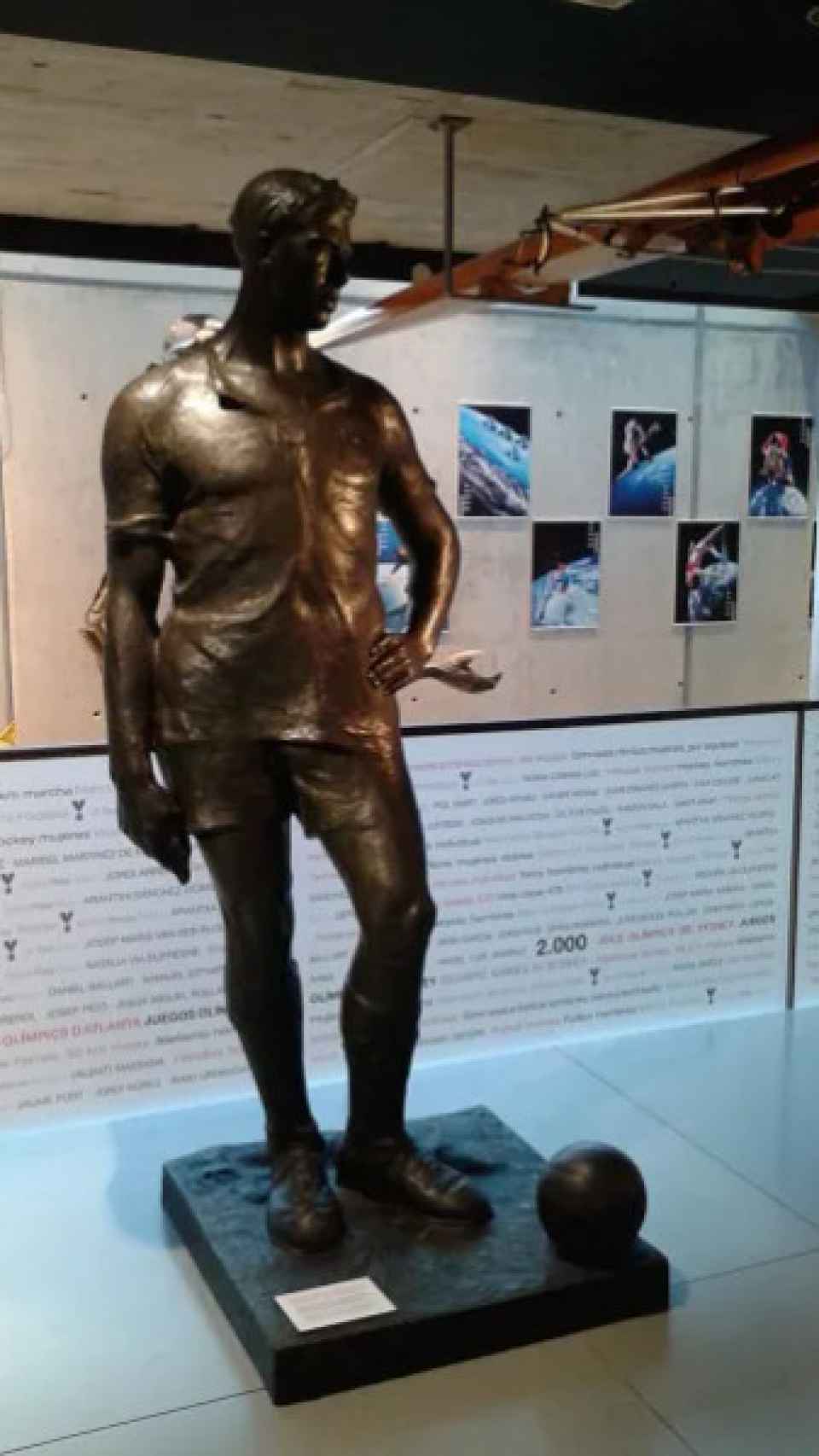 'El campeón', la estatua en honor al futbolista Tiago Massana