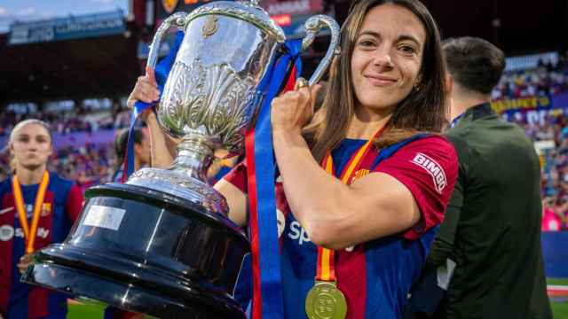 Aitana Bonmatí levanta el trofeo de la Copa de la Reina