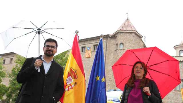 Guillermo del Valle y Soraya Rodríguez, candidatos de Izquierda Española en las elecciones europeas, en Ripoll