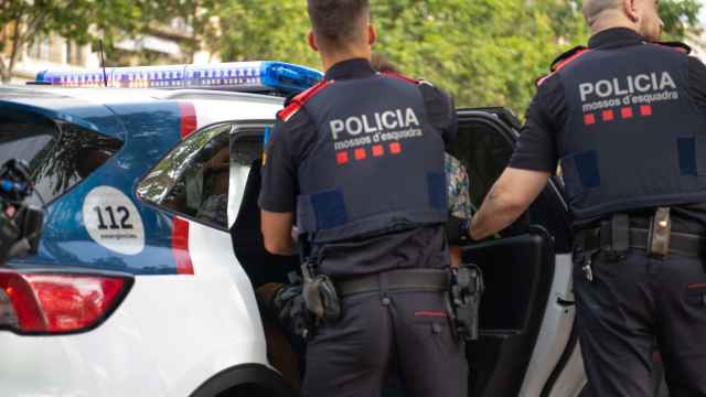 Los Mossos d'Esquadra ejecutan una detención