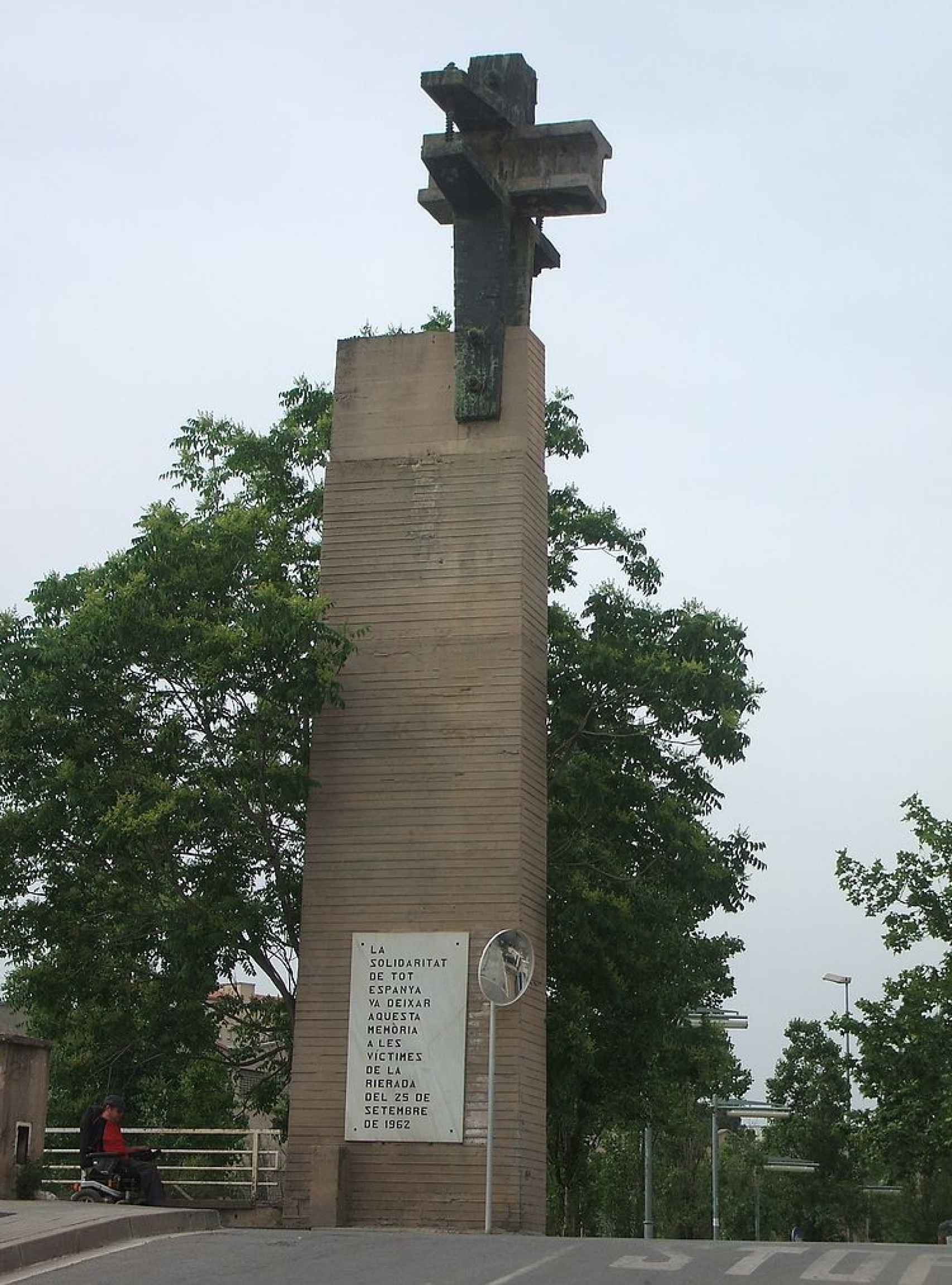 Monumento a las víctimas de la riada en Rubí de las inundaciones del 1962