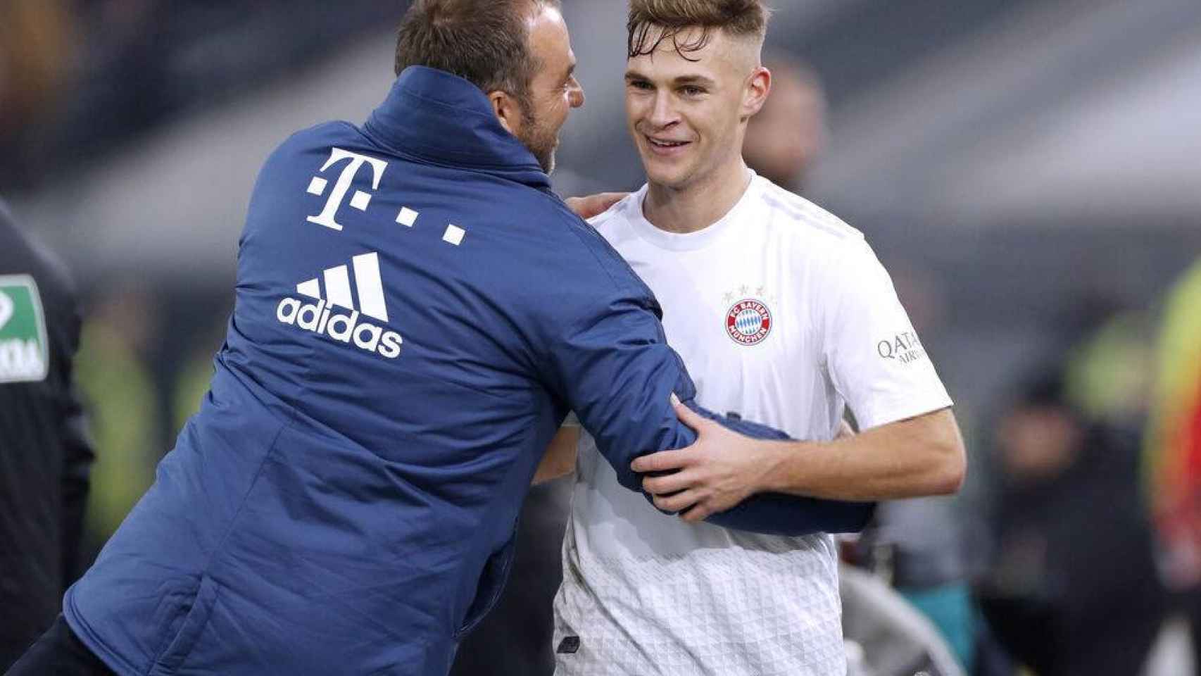 Hansi Flick y Joshua Kimmich en un entrenamiento del Bayern de Múnich