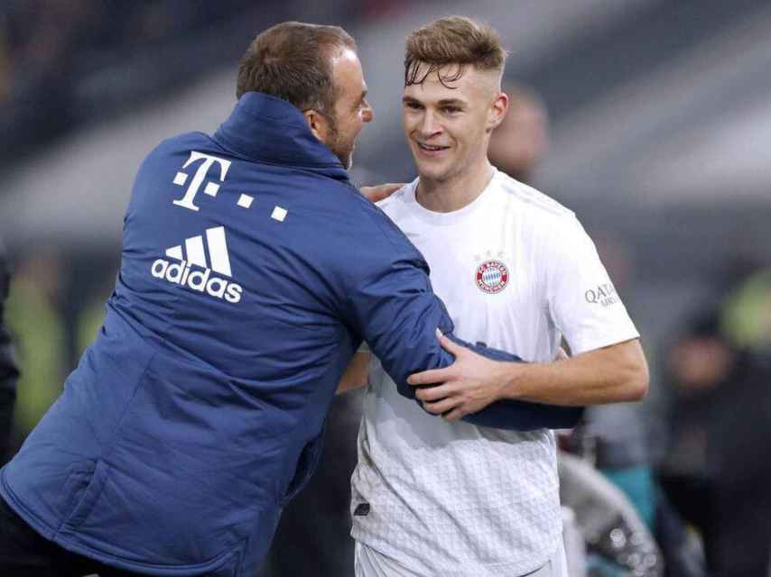 Hansi Flick y Joshua Kimmich en un entrenamiento del Bayern de Múnich