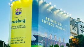 Cartel de Vueling para celebrar la Champions del Barça Femenino