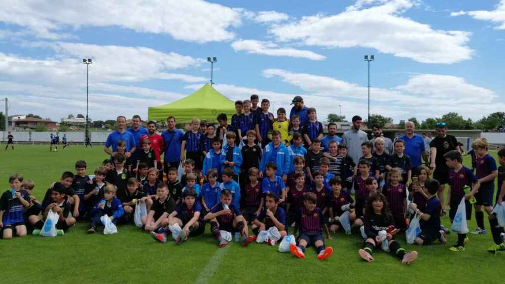 El equipo Basevilobí y la escuela del Barça