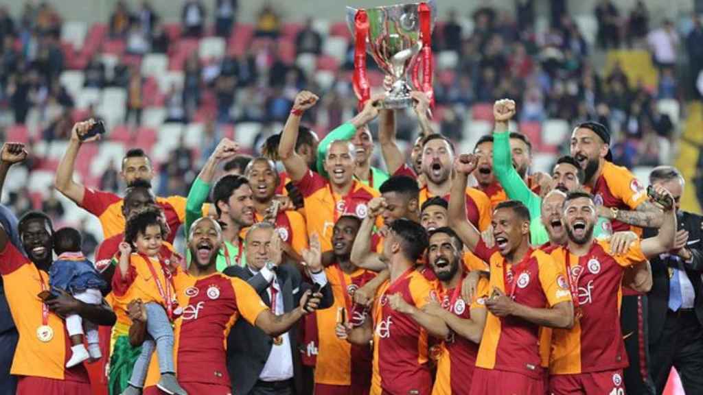 El Galatasaray celebra un título