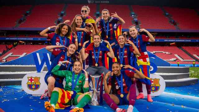 Las jugadoras del Barça Femenino celebran la conquista de la Champions en San Mamés