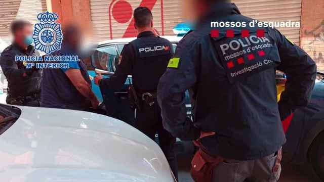 Imagen de archivo de un operativo conjunto entre Mossos d'Esquadra y Policía Nacional