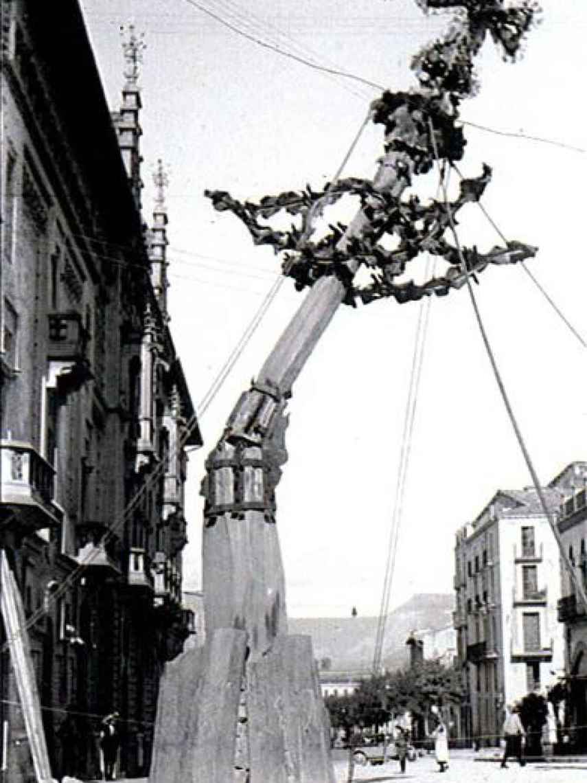 Derribo de las farolas de Gaudí de Vic