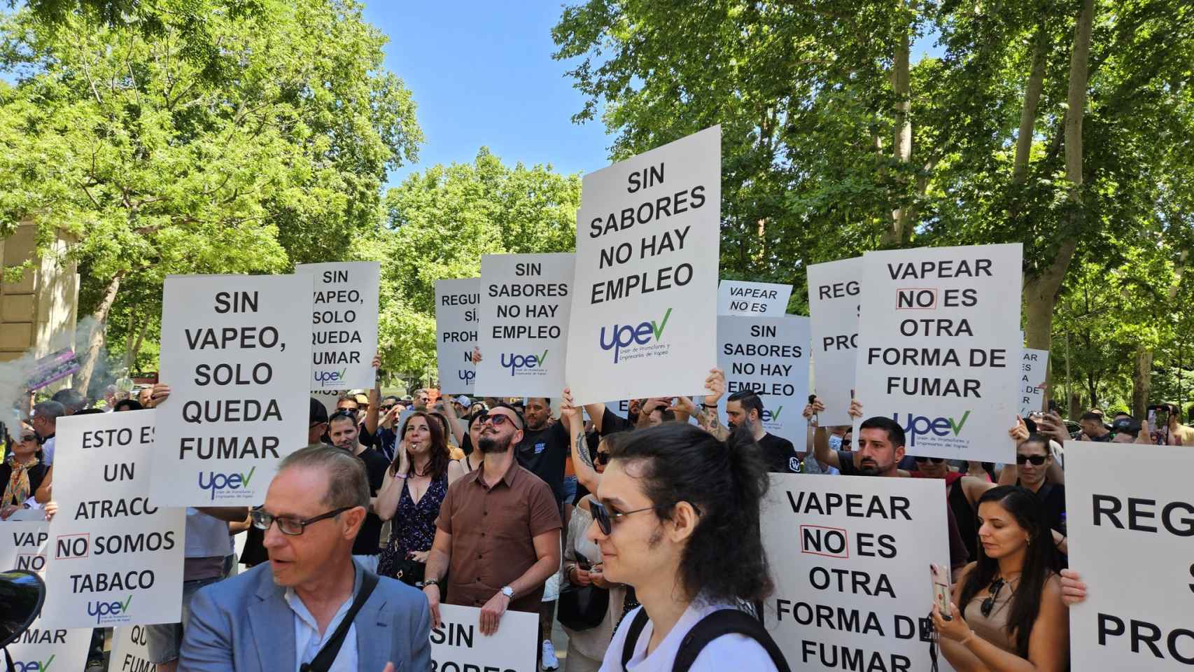 Manifestación de partidarios del vapeo en Madrid