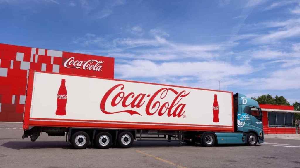 Uno de los camiones de Coca-Cola Europacific Partners