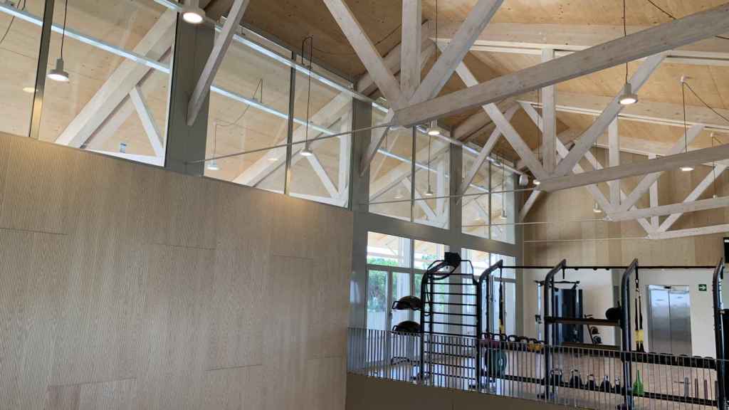 Detalle del altillo interior del nuevo espacio fitness, del Real Club de Polo de Barcelona