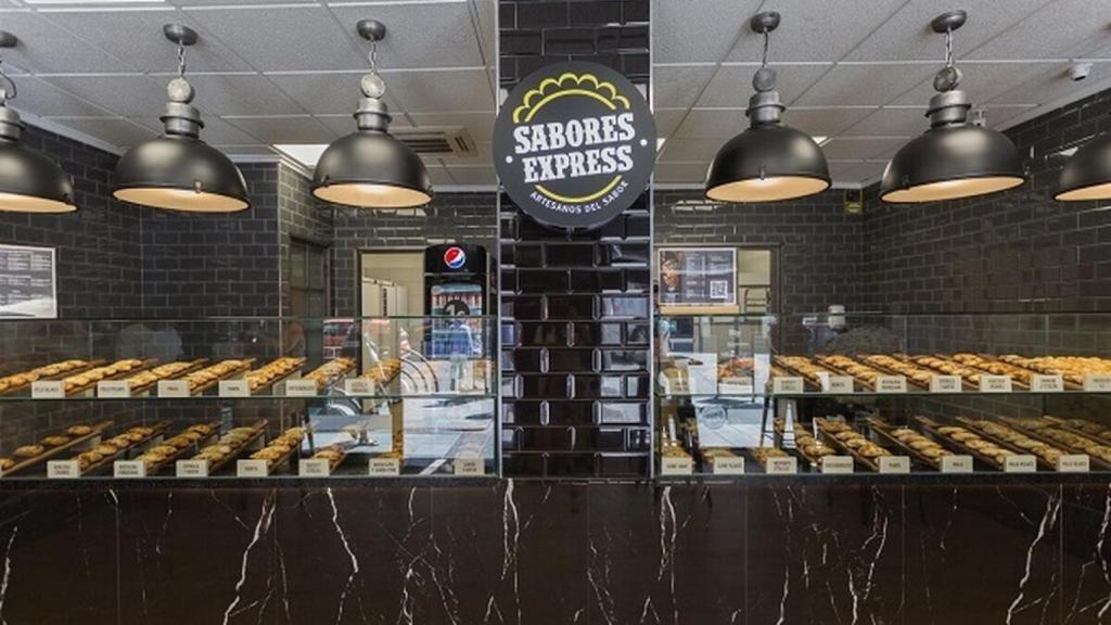 Sabores Express, la última franquicia en sumarse a la fiebre por la empanada argentina de Barcelona