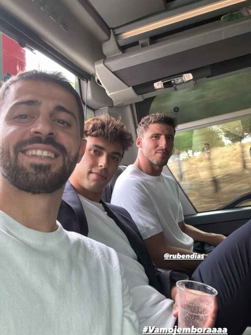 Bernardo Silva, Joao Félix y Ruben Dias, rumbo al entrenamiento de la selección