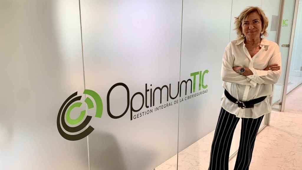 Rosa Ortuño Melero, fundadora de OptimumTIC, en las oficinas en la empresa