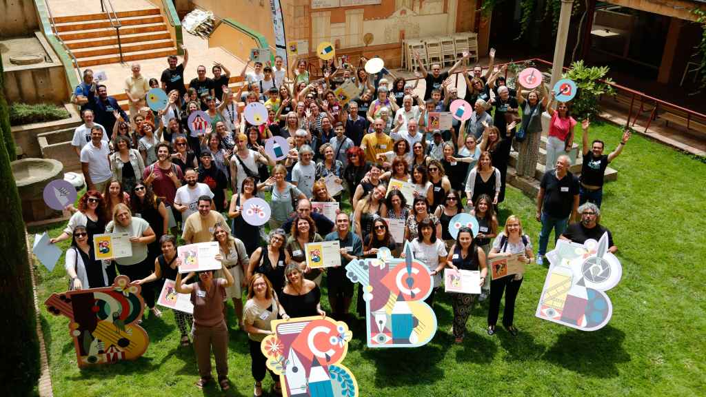 Encuentro de profesores, alumnos y familias en la entrega de premios de la Fundació Carulla