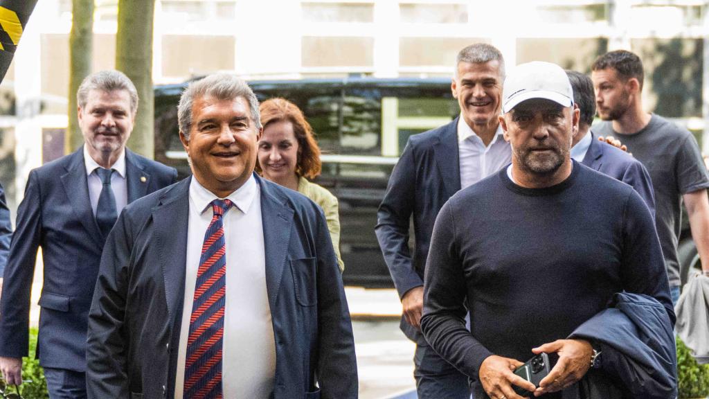 Joan Laporta y Hansi Flick acuden a la final de la Champions League de balonmano